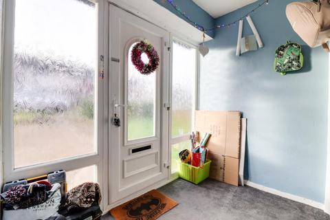 9 Bruton Avenue, Westcliff-on-sea, SS0 0HW