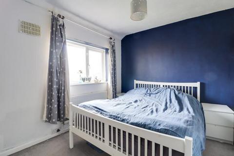 9 Bruton Avenue, Westcliff-on-sea, SS0 0HW