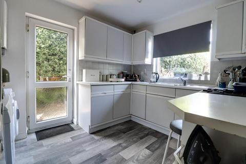 6 Ashcombe Close, Leigh-on-sea, SS9 4SE