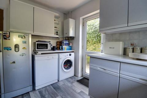 6 Ashcombe Close, Leigh-on-sea, SS9 4SE