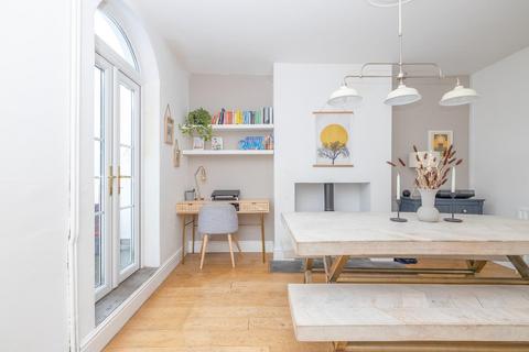10 Algiers Street, Bristol, BS3 4LP