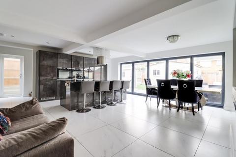 8 Ashcombe Close, Leigh-on-sea, SS9 4SE