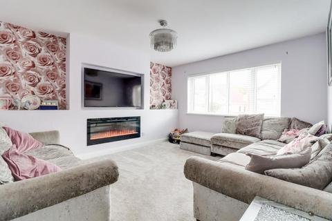 8 Ashcombe Close, Leigh-on-sea, SS9 4SE