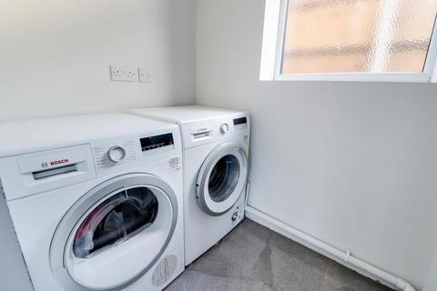 8 Ashcombe Close, Leigh-on-sea, SS9 4SE