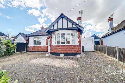 2 bedroom detached bungalow for sale, Taunton Drive, Westcliff-on-Sea SS0