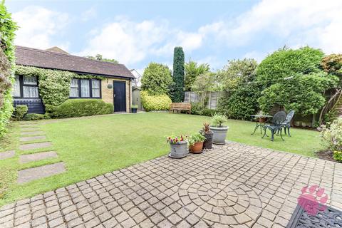 3 bedroom detached bungalow for sale, Sandown Avenue, Westcliff-On-Sea SS0