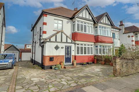 4 bedroom semi-detached house for sale, St. Davids Drive, Leigh-on-Sea SS9