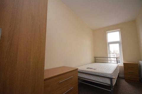 1 bedroom in a house share to rent, Bradford Street, Bolton, BL2 1JS