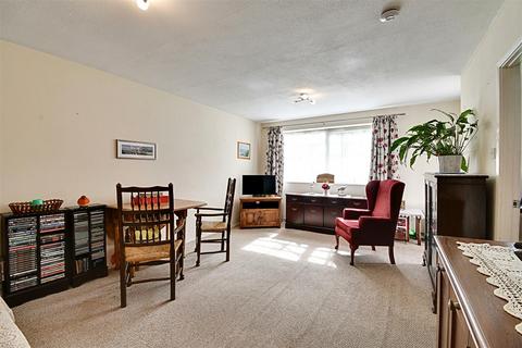 3 bedroom apartment for sale, The Spinney, Hertford SG13