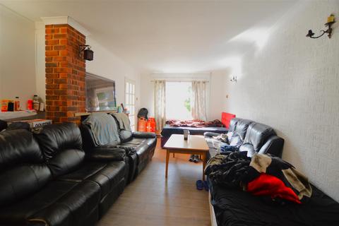 3 bedroom terraced house for sale, Wexham Road, Slough