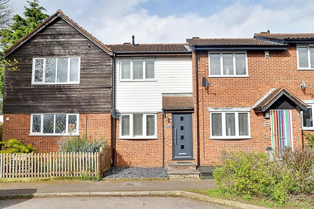 Ladywood Road, Hertford SG14 2 bed terraced house for sale £375,000