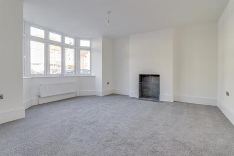 118 Ambleside Drive, Southend-on-sea, SS1 2UN