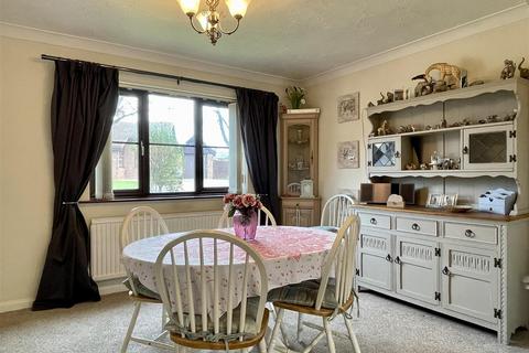 4 bedroom detached house for sale, Akethorpe Way, Oulton, Lowestoft