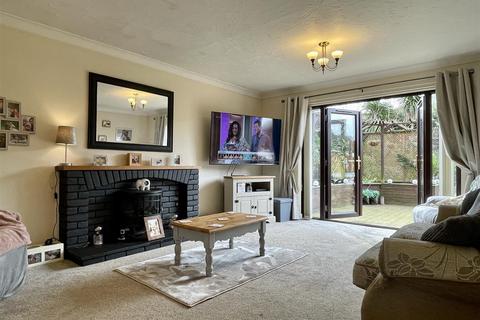 3 Akethorpe Way, Lowestoft, NR32 4TR
