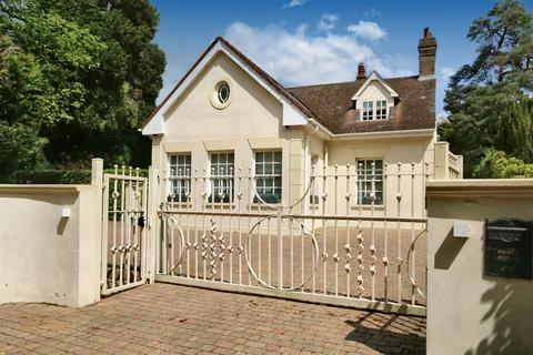 6 bedroom detached house for sale, Aldenham Road, Letchmore Heath Watford WD25