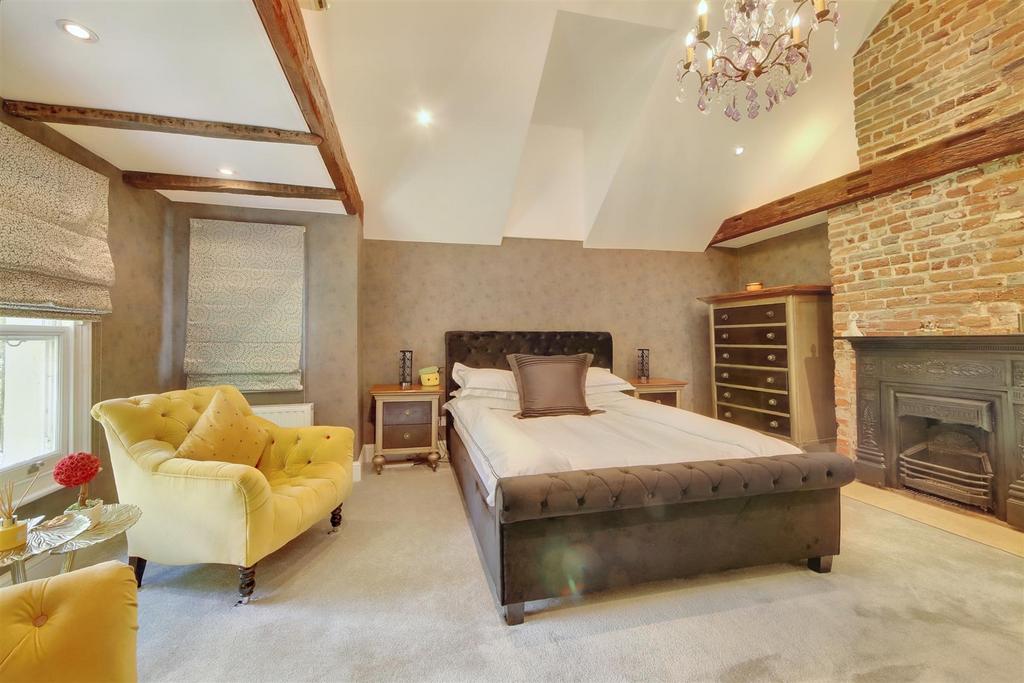 Master Bedroom.jpg