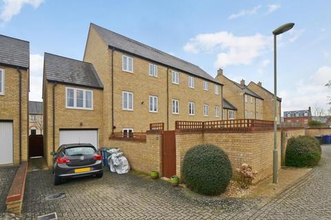 4 bedroom end of terrace house for sale, Whitelands Way, Bicester