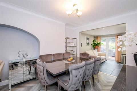 3 bedroom semi-detached house for sale, Larkshall Road, North Chingford