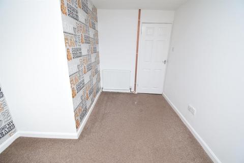 2 bedroom flat to rent, Ashdene Approach, Wakefield WF4