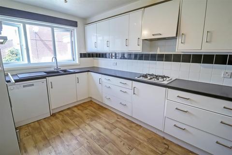 4 bedroom terraced house for sale, Sycamore Field, Harlow