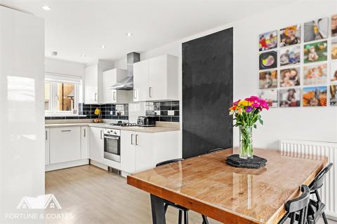 1 Read Close, Harlow, CM20 2SW