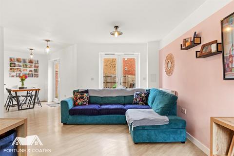 1 Read Close, Harlow, CM20 2SW