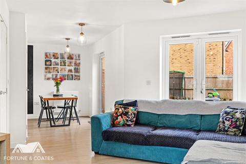 1 Read Close, Harlow, CM20 2SW