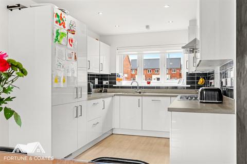 1 Read Close, Harlow, CM20 2SW