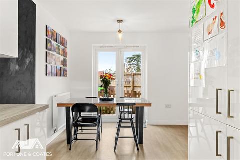 1 Read Close, Harlow, CM20 2SW