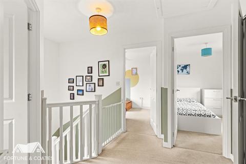 1 Read Close, Harlow, CM20 2SW