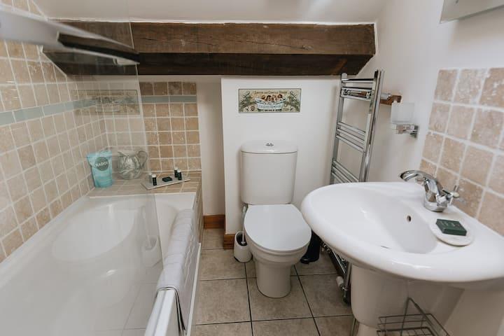 Bathroom.jpeg