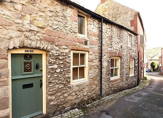 Exterior i.jpg