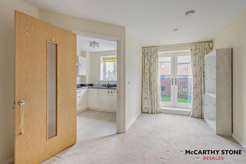 8590318-interior03-800.jpg