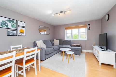 156 Mullards Close, Mitcham, CR4 4FF