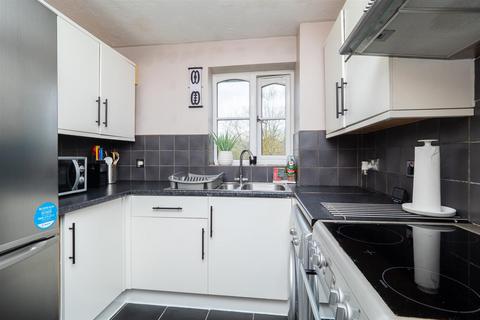 156 Mullards Close, Mitcham, CR4 4FF