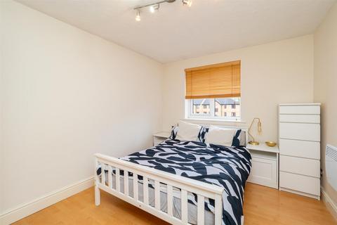 156 Mullards Close, Mitcham, CR4 4FF