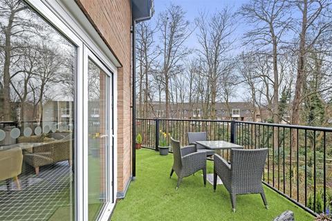 2 bedroom apartment for sale, Foxmead Court, Meadowside, Storrington, Pulborough