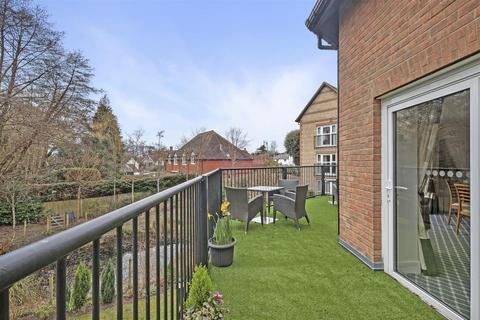 2 bedroom apartment for sale, Foxmead Court, Meadowside, Storrington, Pulborough