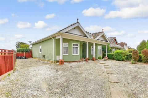 1 bedroom detached bungalow for sale, Dover Road, Sandwich, CT13