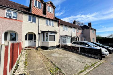 5 bedroom terraced house to rent, Manchester Drive, Leigh On Sea, Essex