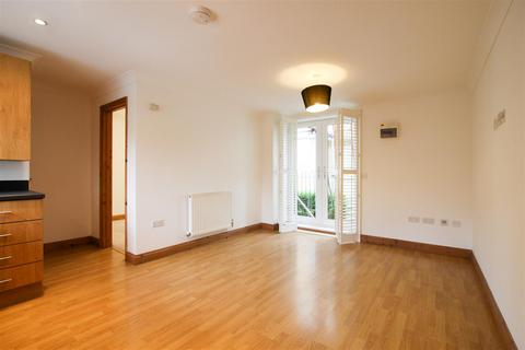 1 bedroom apartment to rent, Queen Edith's Way, Cambridge CB1