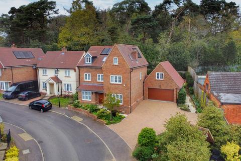 5 bedroom detached house for sale, Swaffield Close, Ampthill, Bedfordshire, MK45