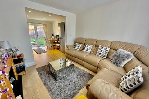 76a Bronte Crescent, Hemel Hempstead, HP2 7PR
