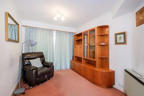 97 York Road, Chingford, London, E4 8LA