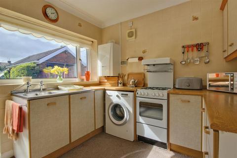2 bedroom detached bungalow for sale, Lime Avenue, Willerby, Hull