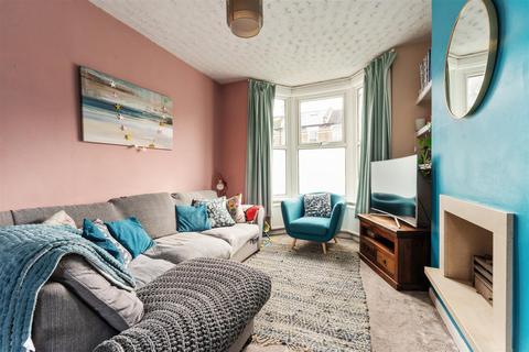 4 bedroom terraced house for sale, Selby Road, Leytonstone