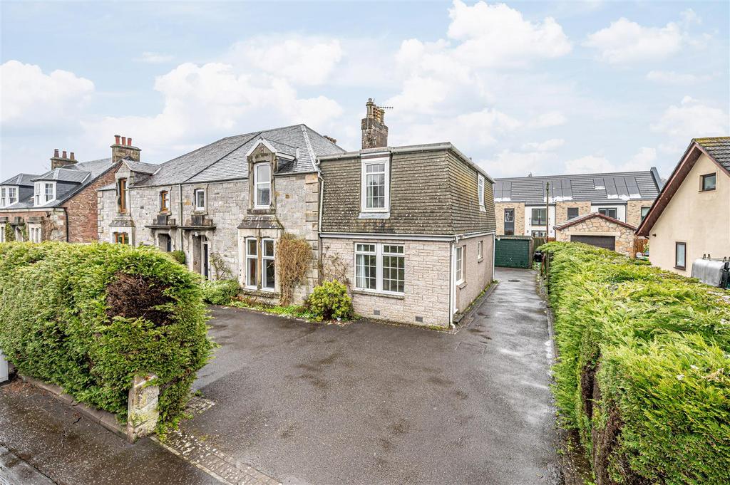 33 Muirs, Kinross 6 bed semidetached house for sale £450,000