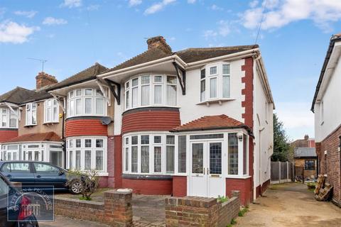 3 bedroom end of terrace house for sale, Sandhurst Drive, Ilford