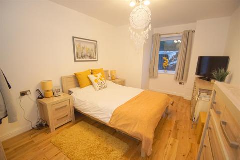 2 bedroom apartment to rent, Sandhill Lane, Leeds