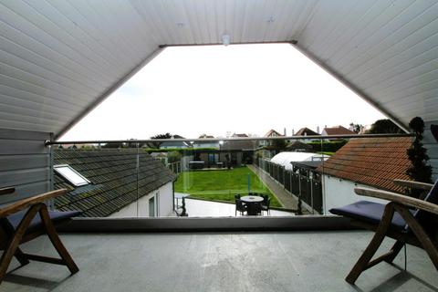 120 Botany Road, Kingsgate, Broadstairs, CT10 3SE